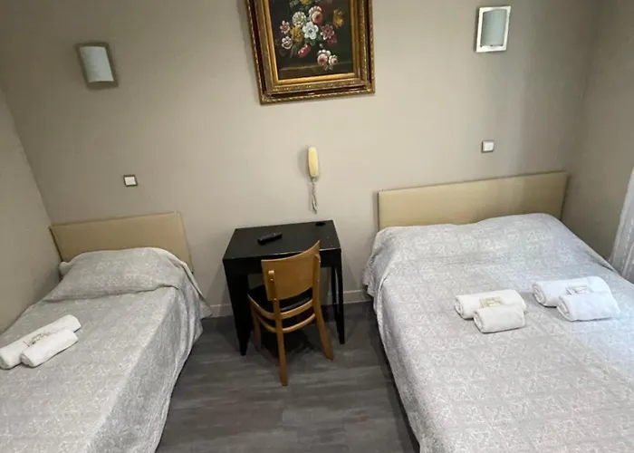 Hotel De L'Aveyron Parijs